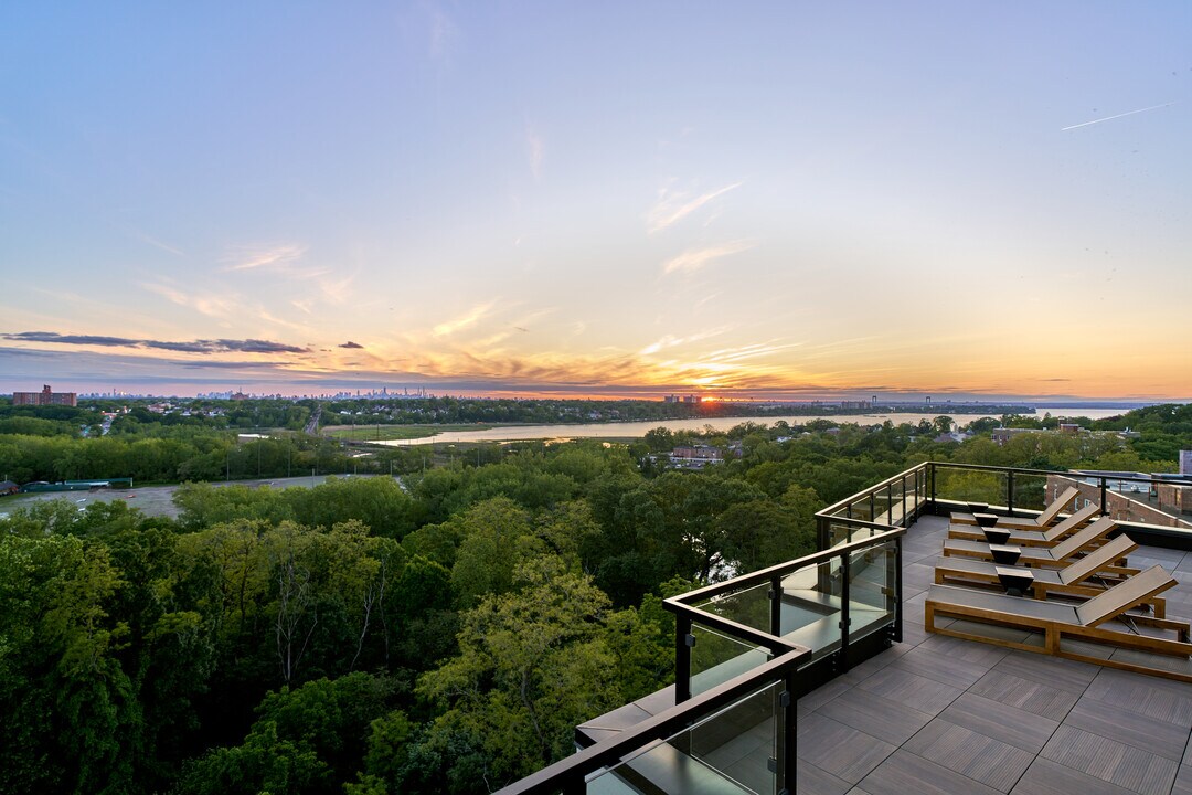 Altara in Douglaston, NY - Building Photo