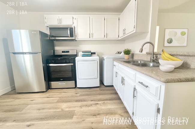 4341 W 169th St, Unit B in Lawndale, CA - Building Photo - Building Photo