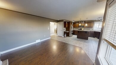 12226-1103B 103B St in Grande Prairie, AB - Building Photo - Building Photo