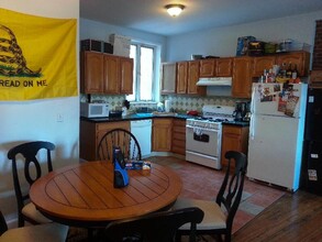 526 Harvard St, Unit 1 in Brookline, MA - Building Photo - Building Photo