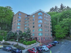 1205 SW Cardinell Dr in Portland, OR - Building Photo - Building Photo