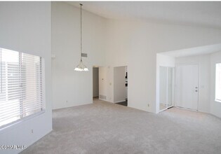 1760 Sinaloa Rd in Simi Valley, CA - Building Photo - Building Photo
