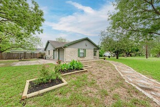 103 Hutto St in Hutto, TX - Building Photo - Building Photo