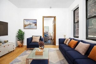 189 E 3rd St in New York, NY - Building Photo