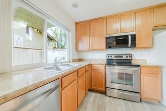 615 Fredricks Ave in Oceanside, CA - Building Photo - Building Photo