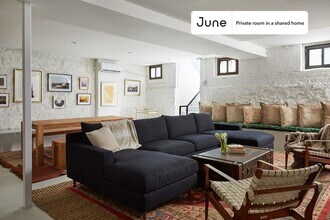 Room in Shared 3.0 bed/1 bath home in Queens, NY - Building Photo - Building Photo