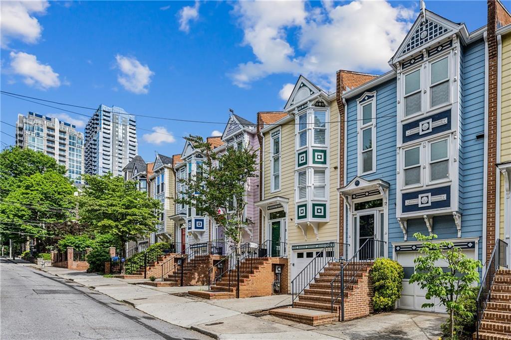 208 6th St NE in Atlanta, GA - Building Photo