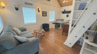 314 4th Ave in Seaside, OR - Building Photo - Building Photo