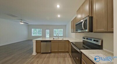 6136 Taramore Ln NW in Huntsville, AL - Foto de edificio - Building Photo