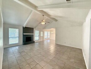 912 Spring Hill Dr in New Braunfels, TX - Building Photo - Building Photo