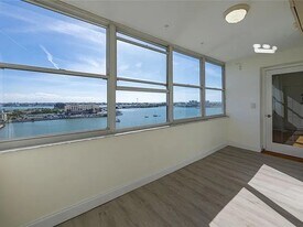 4775 Cove Cir in St. Petersburg, FL - Building Photo