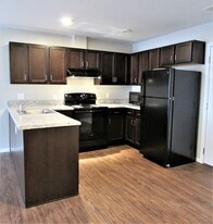 Rowan Apartments in Parkersburg, WV - Building Photo