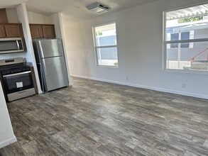 1470 Elizabeth St in Coalinga, CA - Building Photo - Building Photo