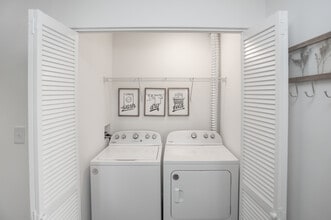 52 Flats in West Lafayette, IN - Foto de edificio - Interior Photo