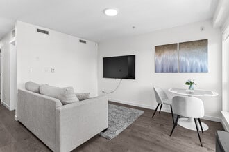 2551 Kingsway in Vancouver, BC - Building Photo - Building Photo