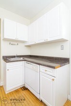 550 W Aldine Ave-Unit -560-N2 in Chicago, IL - Building Photo - Building Photo