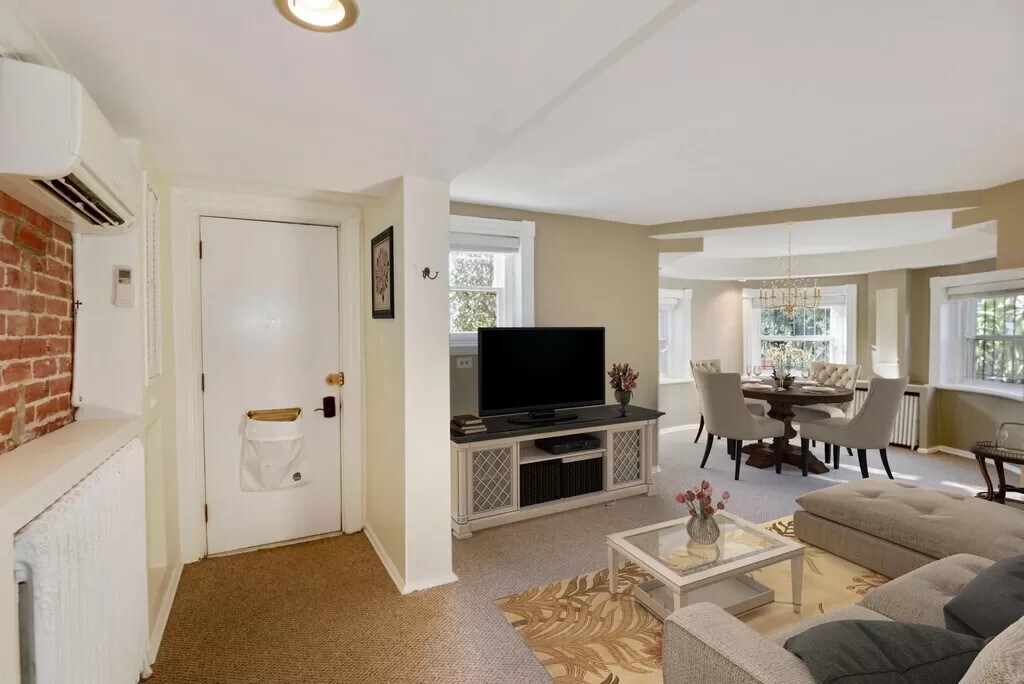 1000 S Carolina Ave SE, Unit A in Washington, DC - Building Photo