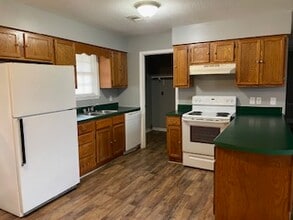 805 Baywood Dr in Paragould, AR - Building Photo - Building Photo