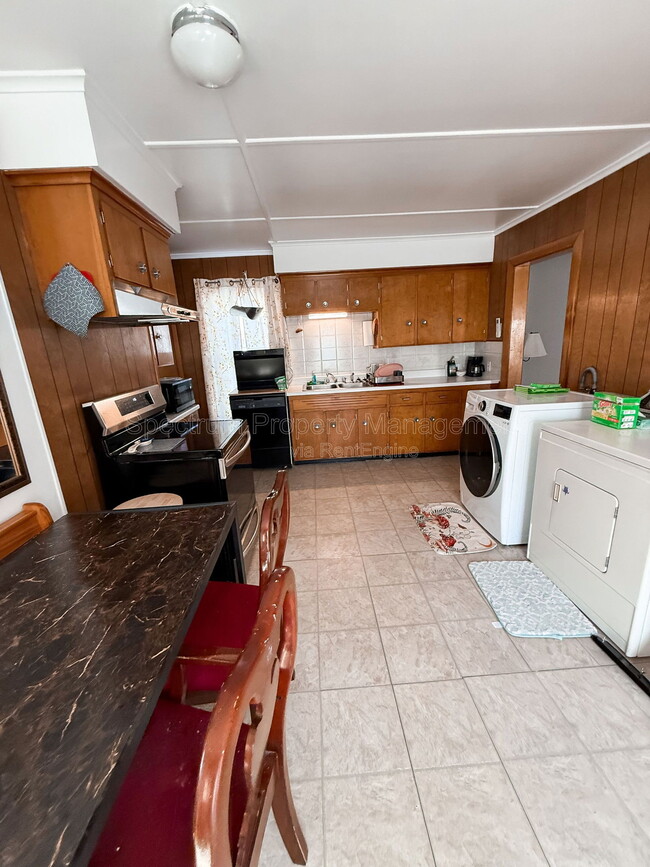 4 Autumn St in Waterville, ME - Building Photo - Building Photo