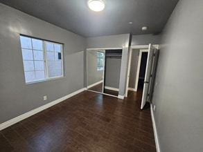 2811 N Wilmington Ave in Compton, CA - Building Photo - Building Photo