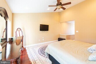 2107 Carpenter St in Philadelphia, PA - Building Photo - Building Photo