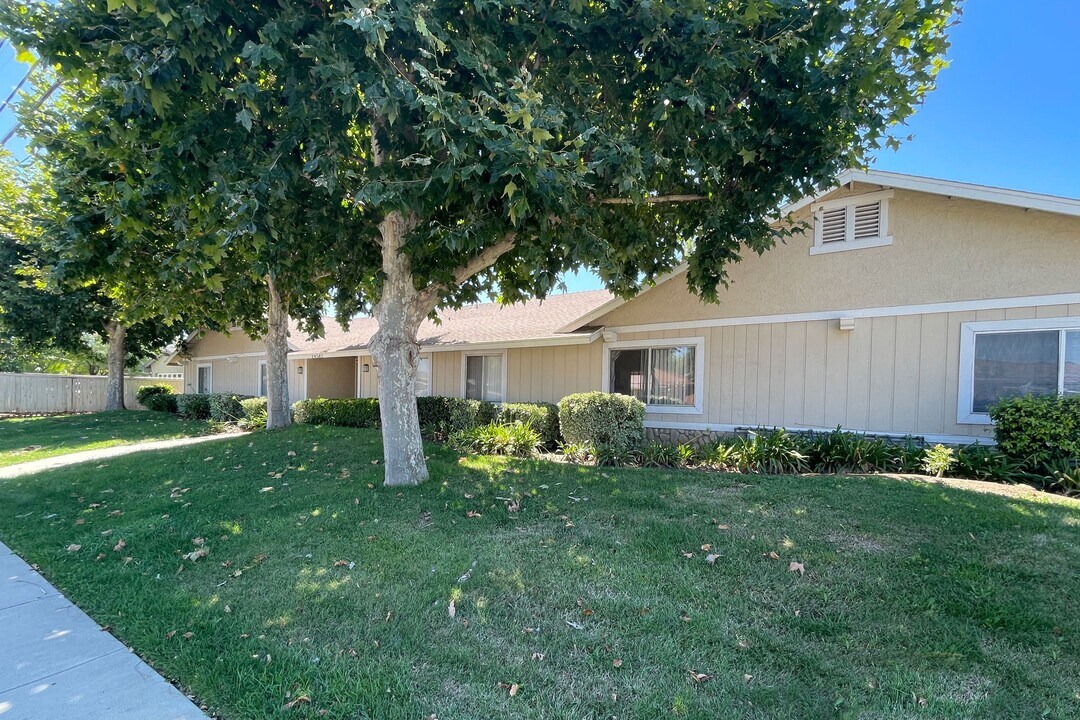 Eucalyptus Apartments in Moreno Valley, CA - Foto de edificio