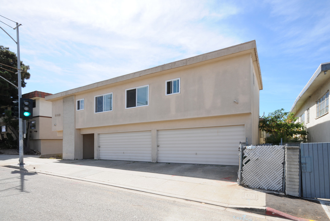 1160 Manhattan Beach Blvd in Manhattan Beach, CA - Building Photo