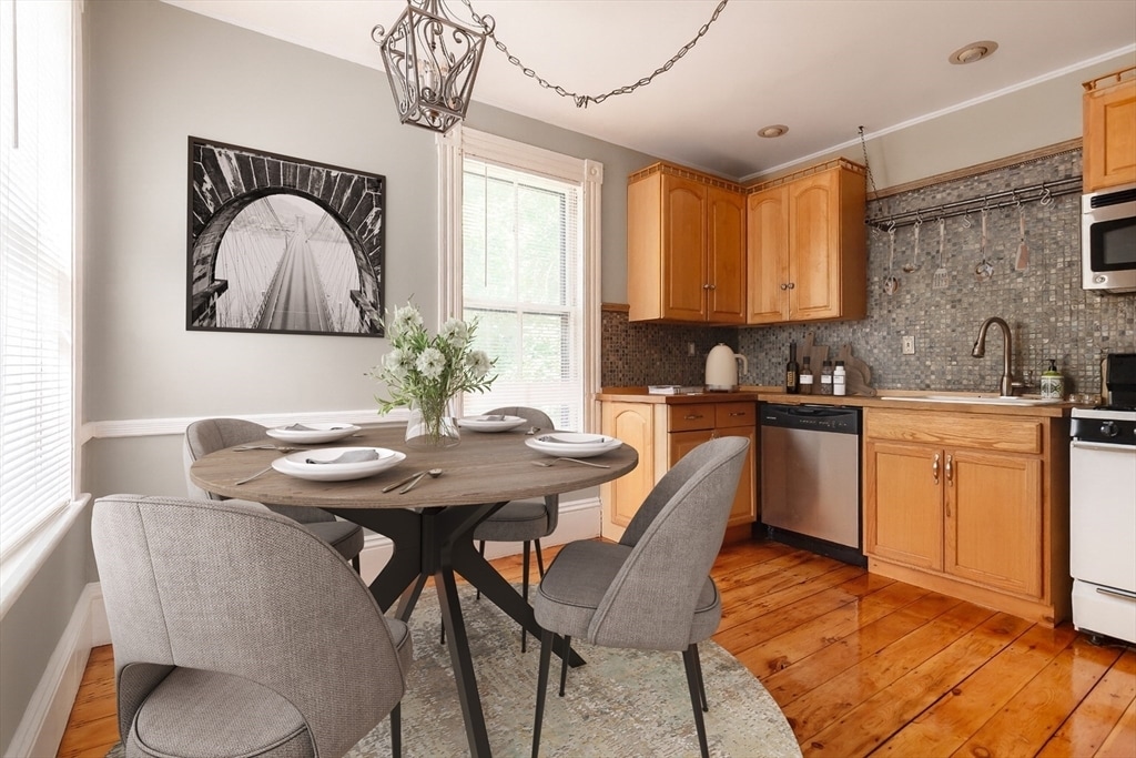 327 Lafayette St in Salem, MA - Building Photo