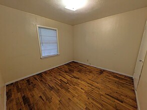 2206 Ave G in Nederland, TX - Building Photo - Building Photo