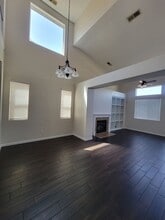 4006 W Flagstaff Ave in Visalia, CA - Foto de edificio - Building Photo