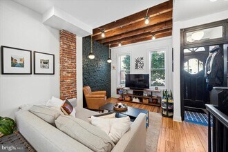 1645 S Orkney St in Philadelphia, PA - Building Photo - Building Photo