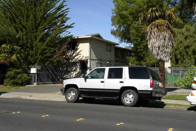 402 Redwood Ave in Redwood City, CA - Building Photo - Building Photo