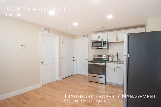 property at 323 N Mulberry St