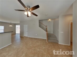 4912 N 109th Ave in Phoenix, AZ - Foto de edificio - Building Photo