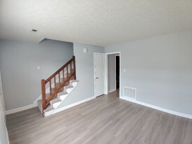 33 Fonda Dr in Lynchburg, VA - Building Photo