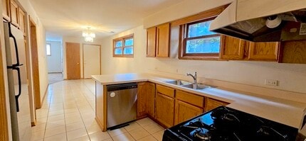 2958 S Archer Ave in Chicago, IL - Foto de edificio - Building Photo