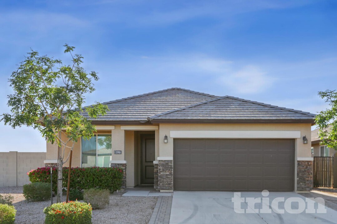 2705 S 116th Ave in Avondale, AZ - Building Photo