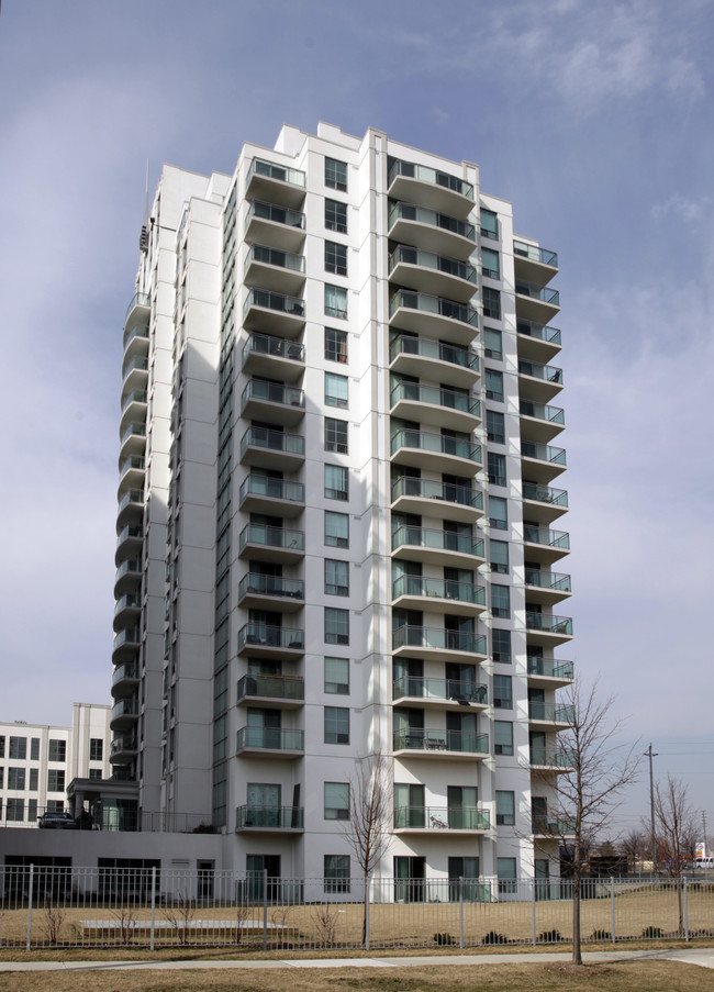 Markham Place in Toronto, ON - Building Photo - Building Photo