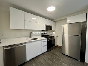 22 Darling St, Unit 11-12 in Boston, MA - Building Photo - Building Photo