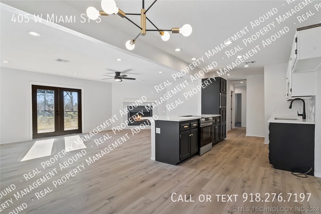 property at 405 W Miami St