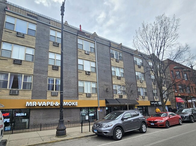 property at 2250 N Lincoln Ave