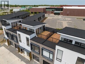 33 Summersides Mews in Pelham, ON - Building Photo - Building Photo