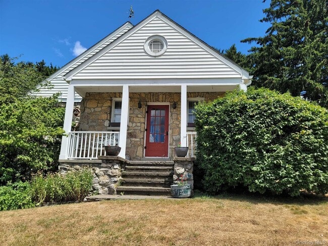 2 Hart Dr in Poughkeepsie, NY - Building Photo - Building Photo