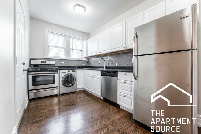 3820 N Greenview Ave, Unit 3E in Chicago, IL - Building Photo - Building Photo