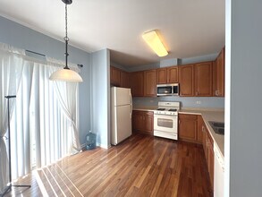 669 S Rosehall Ln in Round Lake, IL - Building Photo - Building Photo