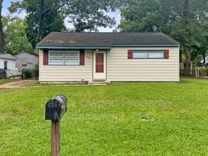 5805 Chaucer Dr in Hanahan, SC - Building Photo - Building Photo