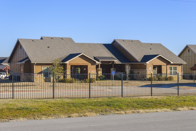 SilverLeaf Apartments at Gun Barrel City in Gun Barrel City, TX - Foto de edificio - Building Photo