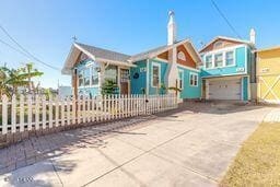 property at 212 S Wild Olive Ave