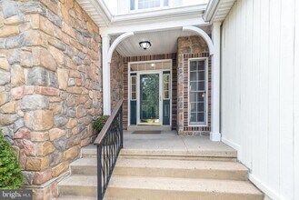 5812 Hickory Hollow Ln in Doylestown, PA - Building Photo - Building Photo
