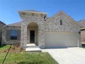 2111 Clearwater Way in Royse City, TX - Building Photo